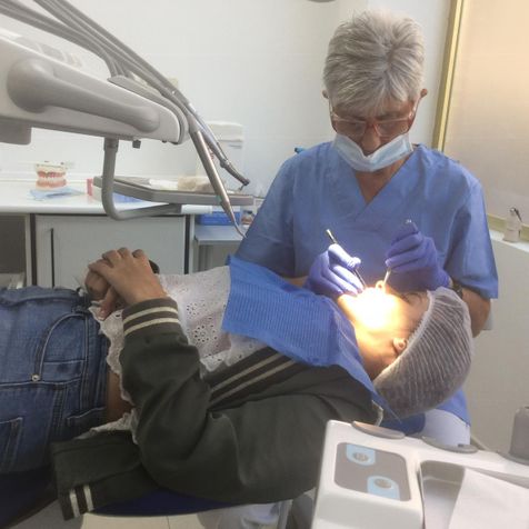 Dr. Domingo Gómez De Las Heras Rivas recepcion de consultorio odontológico 